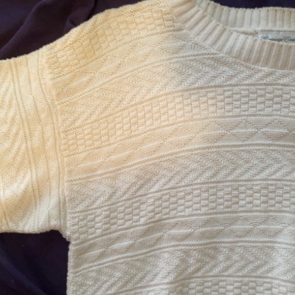 Carriage Court Vintage Knit Pattern Short Sleeve - Picture 2 of 3